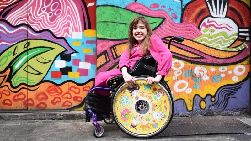 Ailbhe's sister Izzy rocking a Brosmind design.