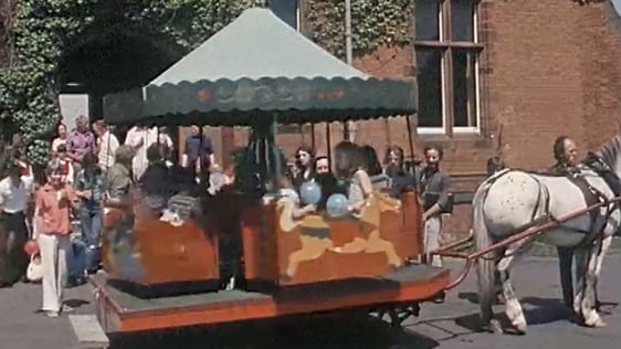 Carousel, Belfast (1977)