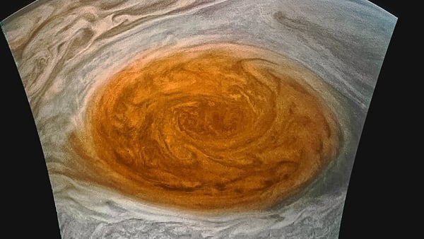 Nasa craft snaps close-up of Jupiter's Great Red Spot