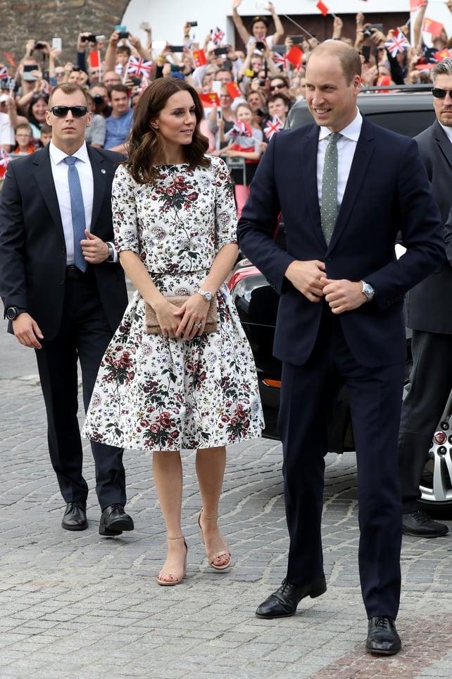 Kate's shoes are a "minimalist must-have" from Stuart Weitzman.
