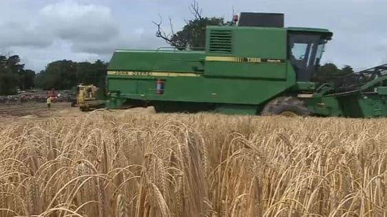 200 Combine Harvesters Set World Record (2012)