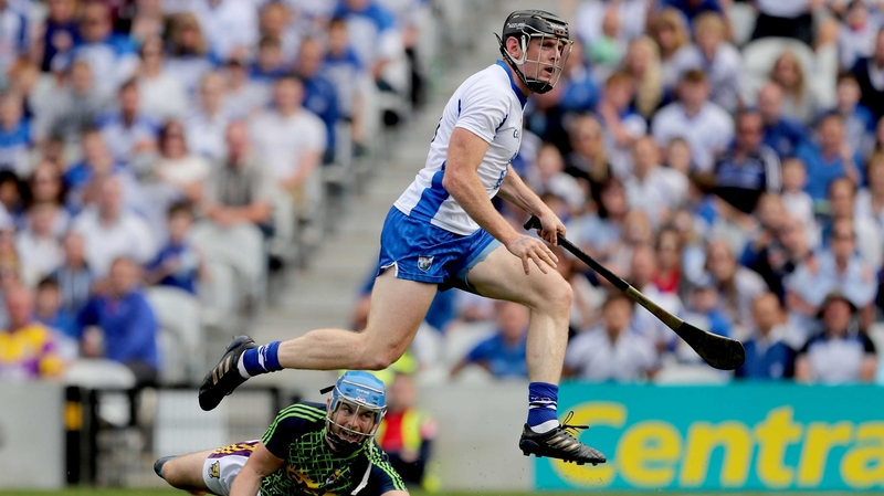 Kevin Moran sees the sliotar hit the net as Mark Fanning looks on