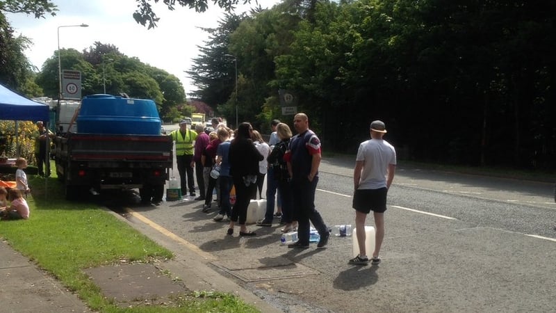 Queues at Stameen in Drogheda where one of the water tankers has been deployed