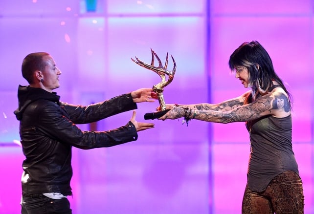 A firm fan favourite. Kat Von D presents an award to Chester at Spike TV's 2nd Annual 'Guys Choice' Awards in 2008