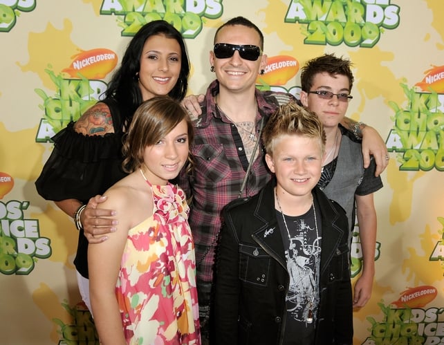 Loving husband. Chester and his wife Talinda Bentley and guest arrive to Nickelodeon's 2009 Kids' Choice Awards