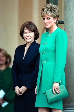 Gorgeous in green. Diana and French First Lady Danielle Mitterrand pose at the Élysée Palace in Paris in 1992.