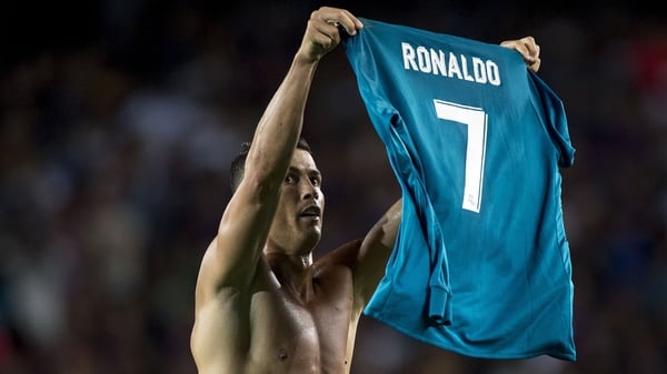 Cristiano Ronaldo scores, gets sent off and pushes ref