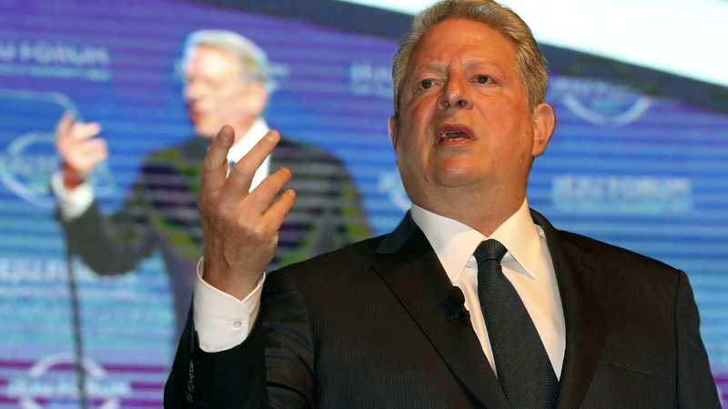 AL Gore points the way. Photo: EPA/Yonhap