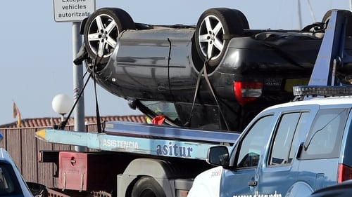 The car used in the attack is removed from the scene in Cambrils