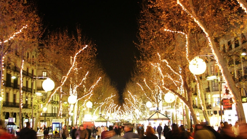 Barcelona's Las Ramblas by night. Photo: Mamboz https://www.flickr.com/photos/mamboz/