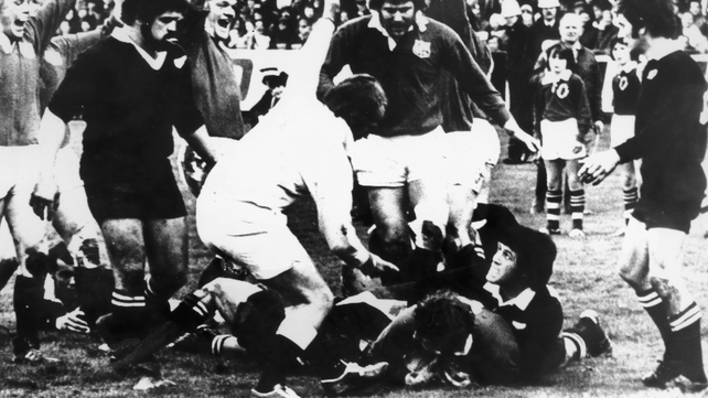 Duggan scores the Lions' only try in a match they lost to the New Zealand All Blacks 19-7 at Dunedin in 1977