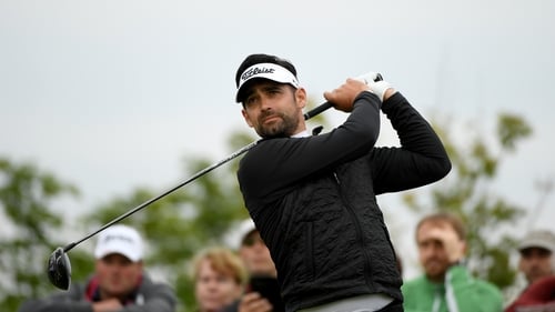 Slattery leads after three rounds