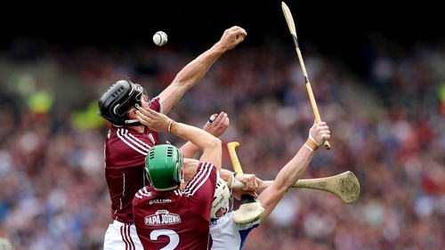 Aidan Harte (l)