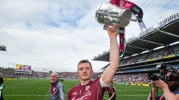 Canning finally gets his hands on the Liam MacCarthy Cup