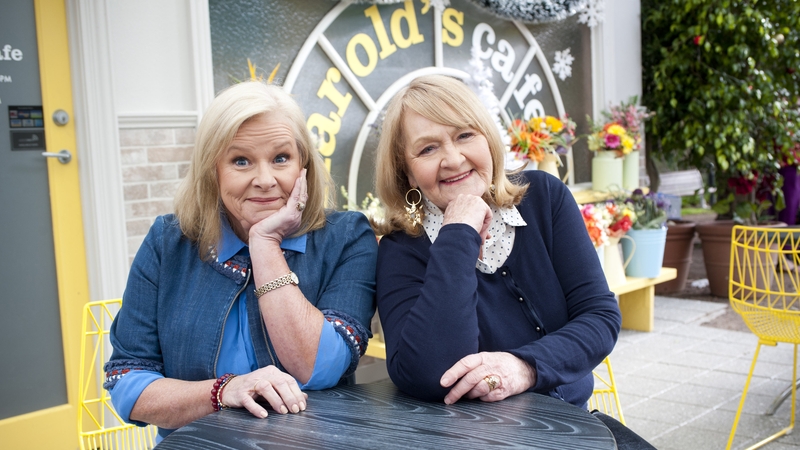 Colette Mann and Val Lehman reuniteon the set of Neighbours