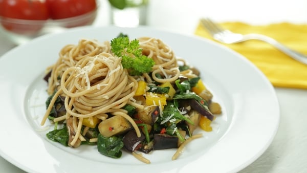 Aubergine Pepper Pasta, Garlic & Chilli: OT