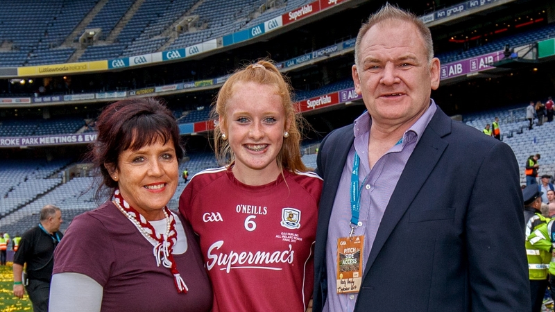 Shannon Keady (C), pictured with her mother Margaret and Pete Finnerty after Sunday's victory