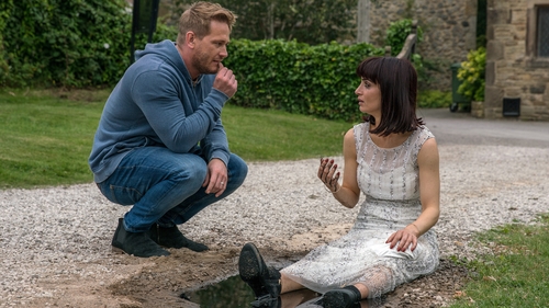 Leyla gets drunk wearing her wedding dress and David feels sorry for her