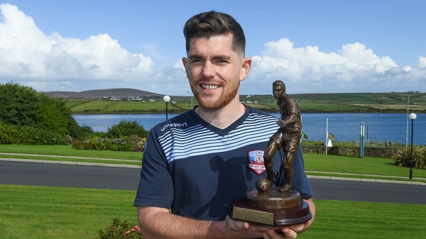 Ronan Murray with his award