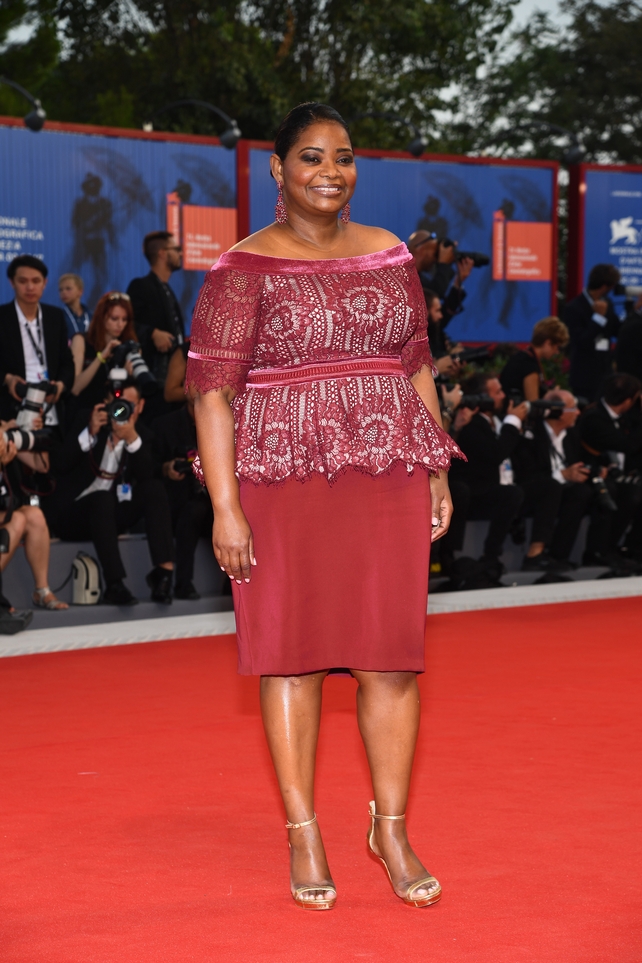 Octavia Spencer wore a beautiful Tadashi Shoji dress for the screening of The Shape of Water.