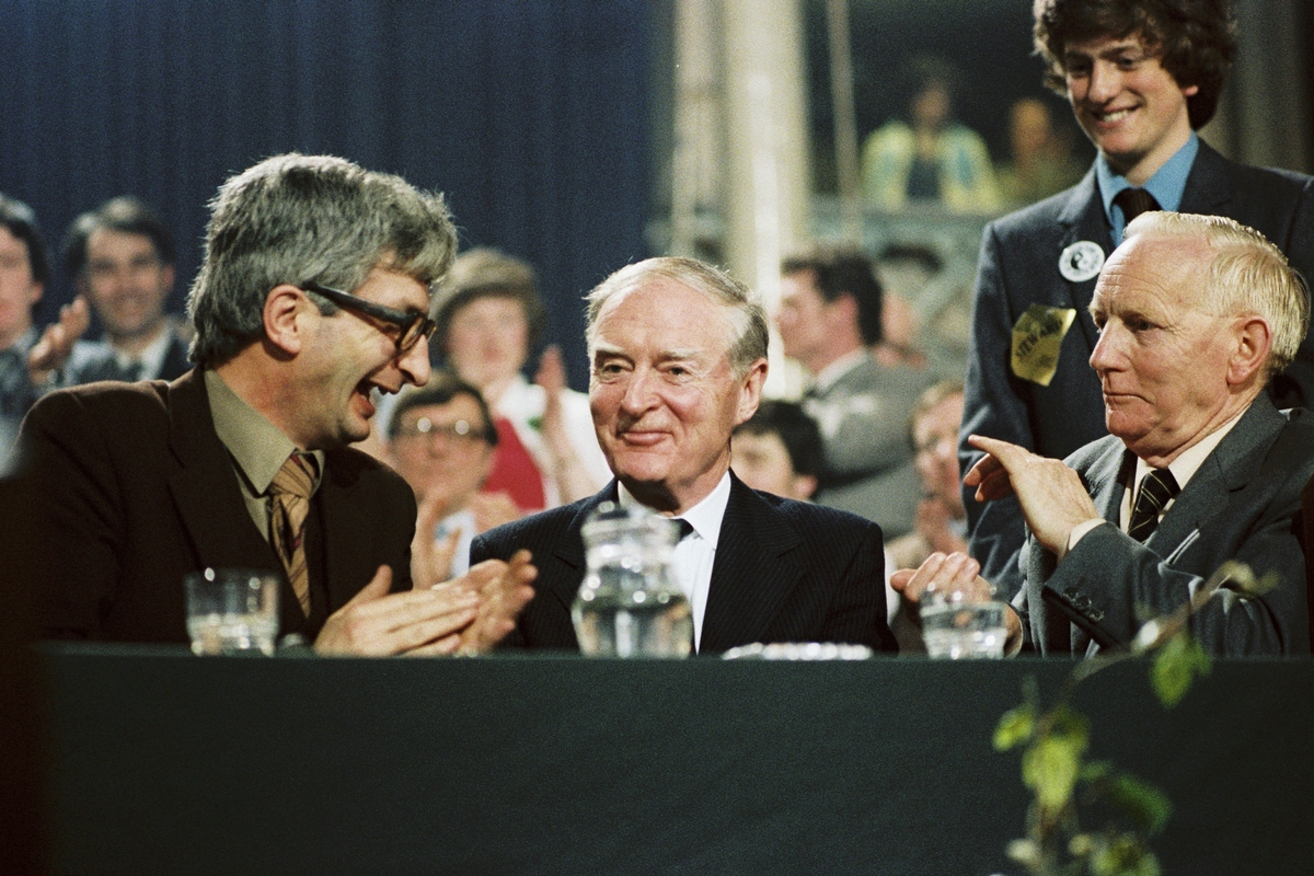 "Everything from politics to horses to sport" - Former Taoisigh reflect on Liam Cosgrave's life