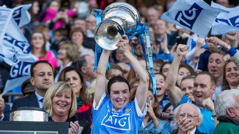 Sinead Aherne lifts the Brendan Martin Cup