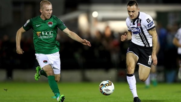 Stephen Dooley and Dylan Connelly battle for possession