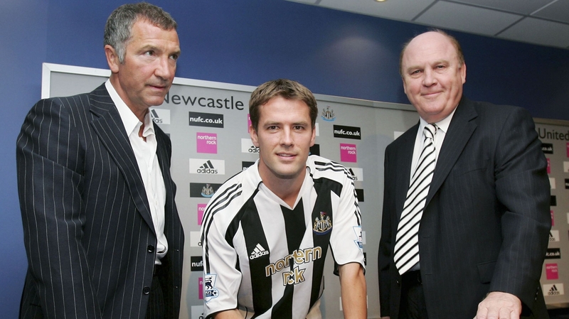 : Michael Owen signs for Newcastle United flanked by team manager, Graeme Souness (l) and Chairman, Freddy Shepherd (far right) with Michael Owen and Graeme Souness back in 2005
