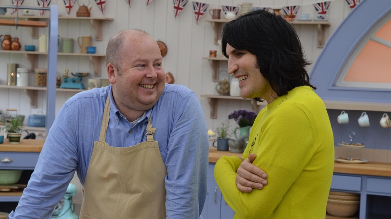Great British Bake Off: Fielding Fondles & Hollywood Handshakes