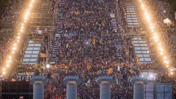 People gather for the final major independence rally ahead of Sunday's ballot