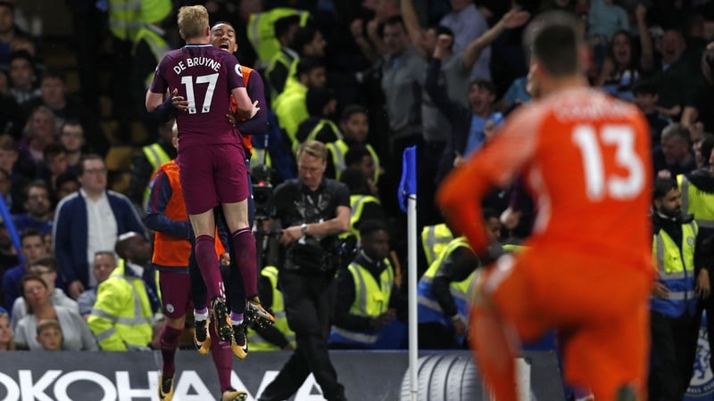 Kevin De Bruyne celebrates his goal at Stamford Bridge