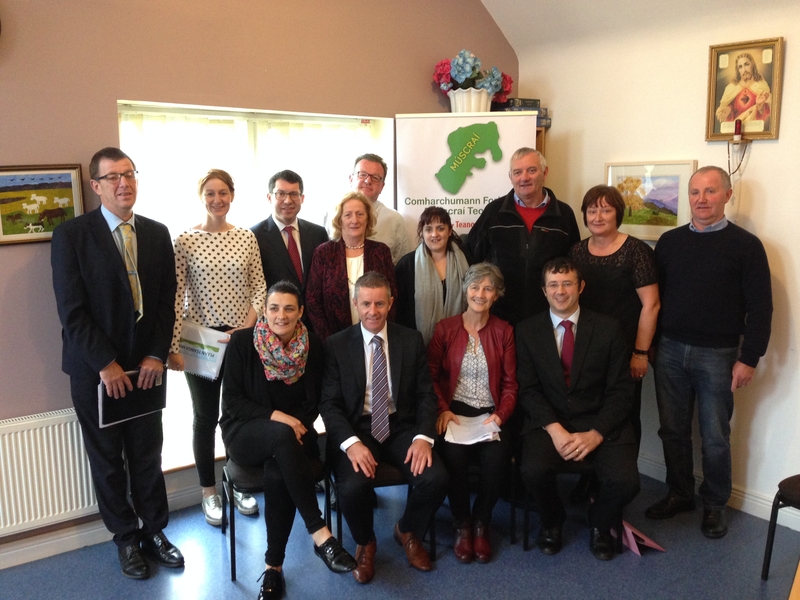 Baill den Chomhchoiste Oireachtais ar an nGaeilge ar cuairt ar Ionad Lae Chill na Martra