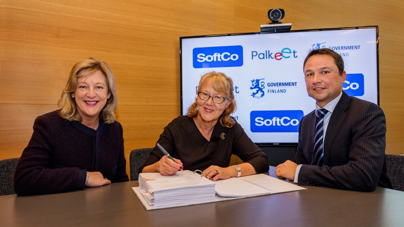 (Pictured L-R) SoftCo Co-Founder Susan Spence; Pirjo Poyhia, Managing Director Palkeet, the Finnish Government's centralised Share Services Centre; Anton Scott, CEO, SoftCo