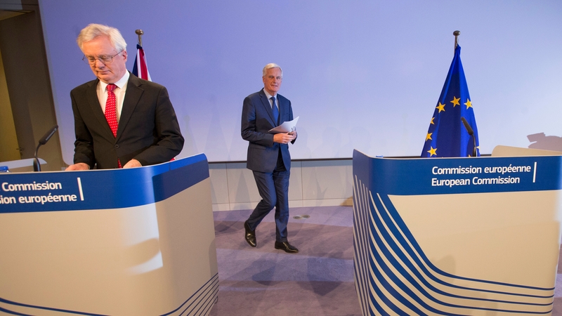 David Davis (L) and Michel Barnier (R) held a joint news conference after this week's talks