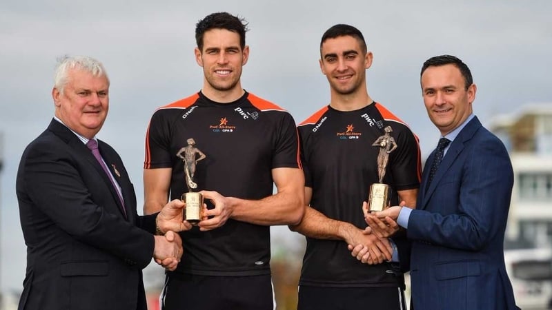 Both players receive their awards