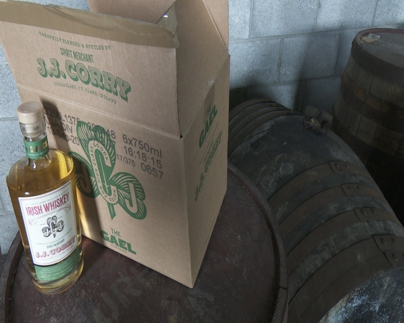 Tá gradam náisiúnta buaite ag fuisce JJ Corry le déanaí -
Fuisce nasctha nua á tháirgeadh i gCuar, Chontae an Chláir ag comhlacht iomlán baineann.