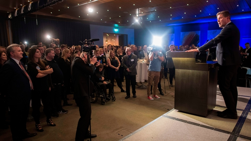 The Independence Party, led by incumbent Prime Minister Bjarni Benediktsson, remained the biggest party with 25% of the votes, but suffered a setback