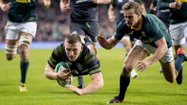 Andrew Conway dives over for the opening try