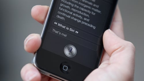 Leagan Gaeilge de Siri, Alexa le cruthú