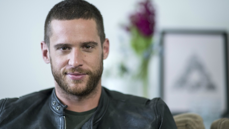 Watch this Home & Away bae test his Irish slang on RTÉ Player