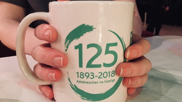 "Mura bhfuil pobal sa Ghaeltacht, níl aon teanga sa Ghaeltacht"