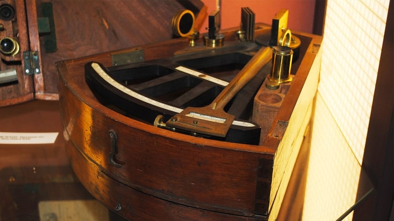 An octant from around 1854 on display at the National Science Museum