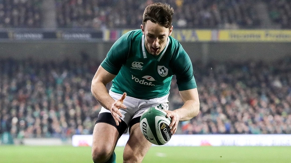 Darren Sweetnam gets the opening try