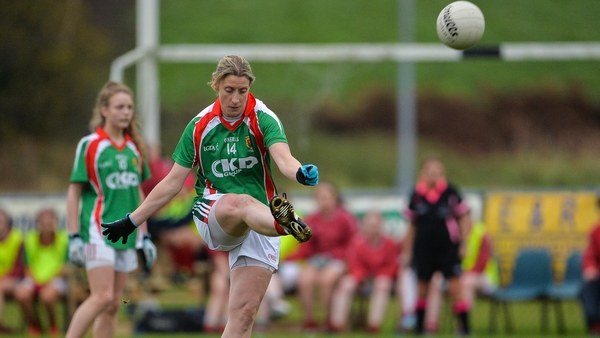 Cora Staunton scoring a point