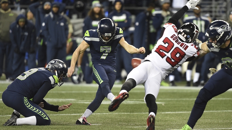 Walsh kicks late in the game