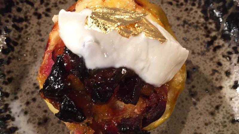 Aruns' stuffed apples with Greek yoghurt