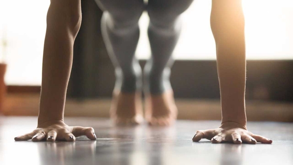 How to do the Kumbhakasana yoga pose