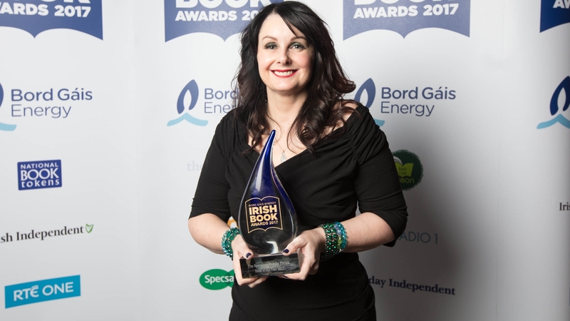 Marian Keyes winner of the Specsavers Popular Fiction Book of the Year for her novel The Break