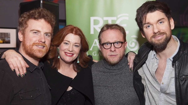 2fm agus RnaG ag obair le Nós le hAmhrán na Bliana a roghnú