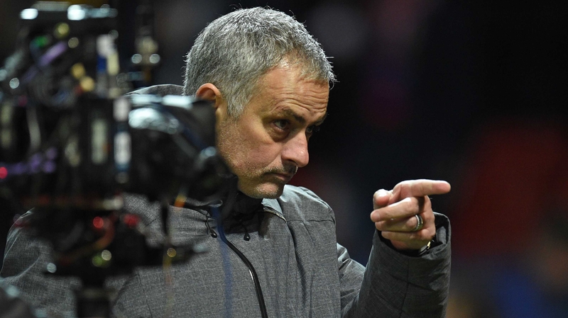 While describing his side's performance at Everton, Jose Mourinho also took a verbal swipe at other critics he called "the kings of rock and roll".